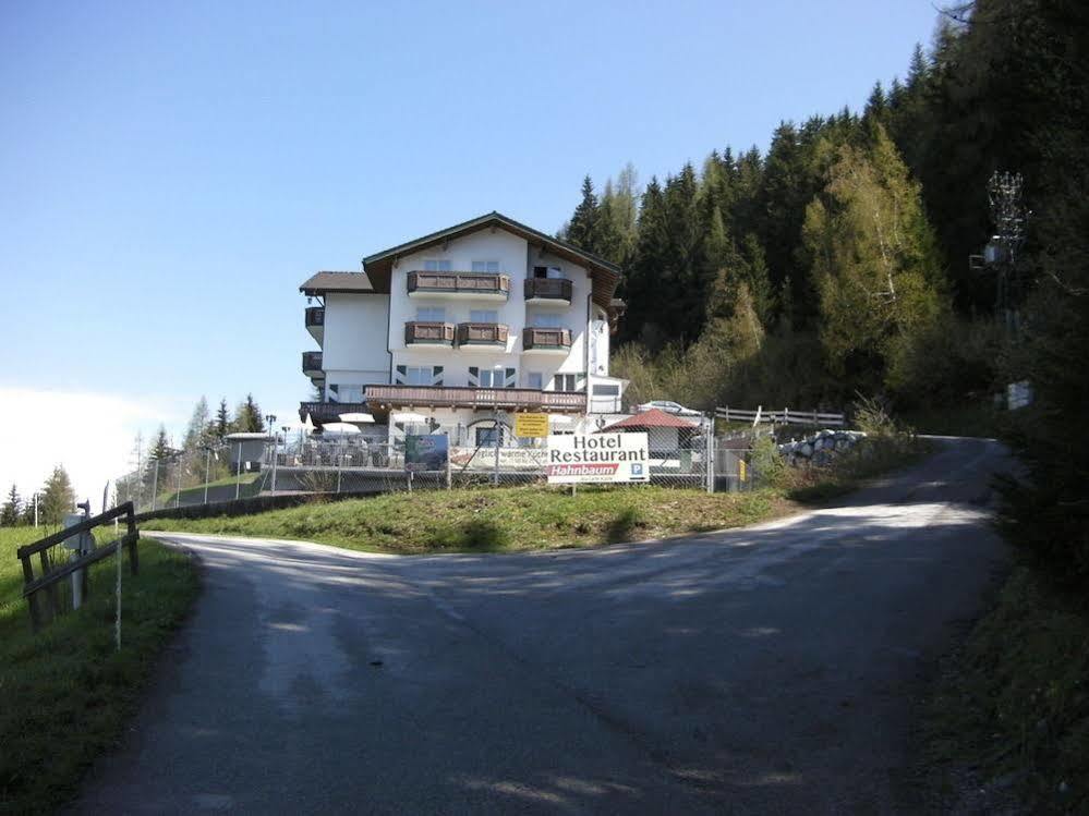 Hotel Hahnbaum Санкт-Йохан Экстерьер фото